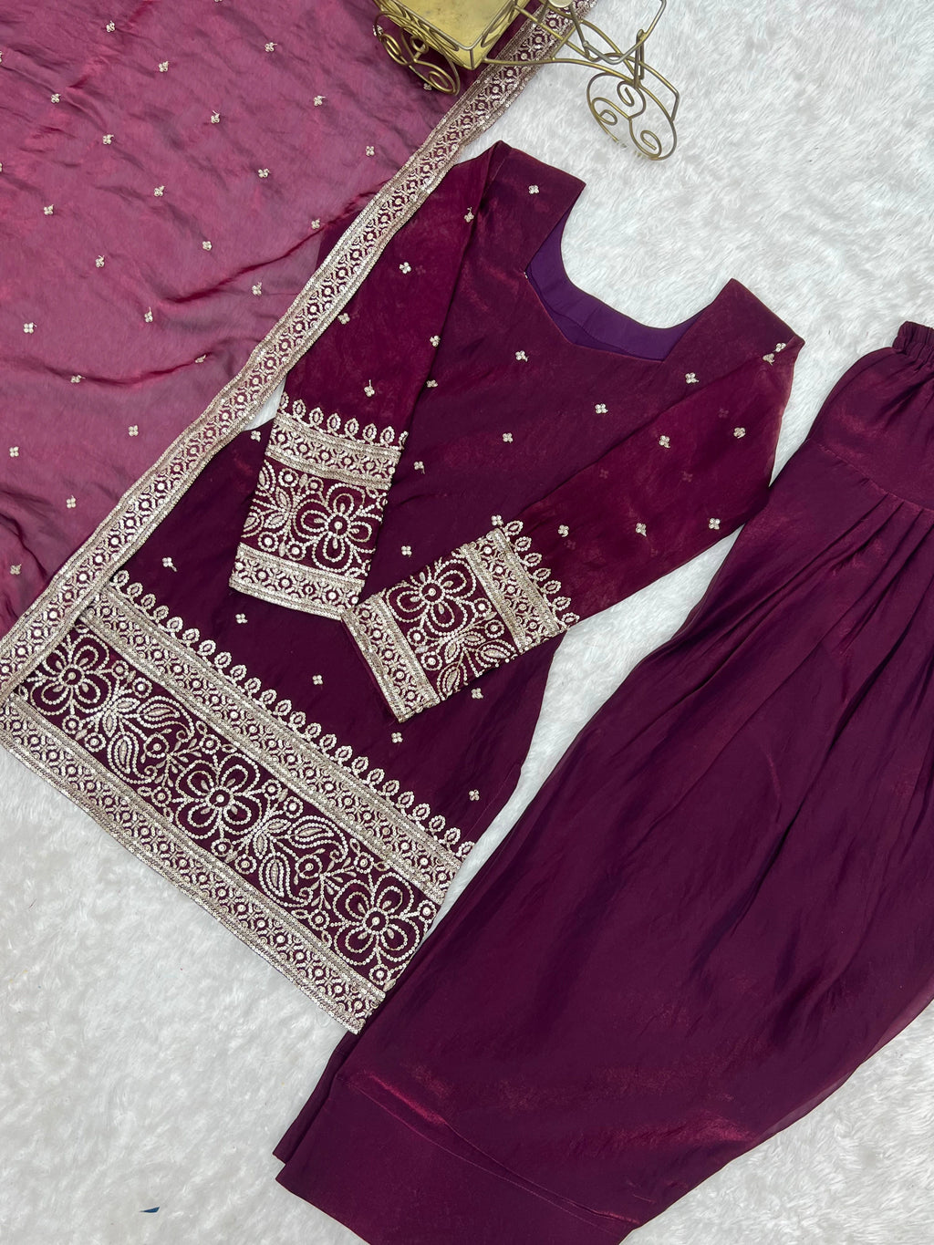 Fendy Silk Embroidered Kurta Set 10
