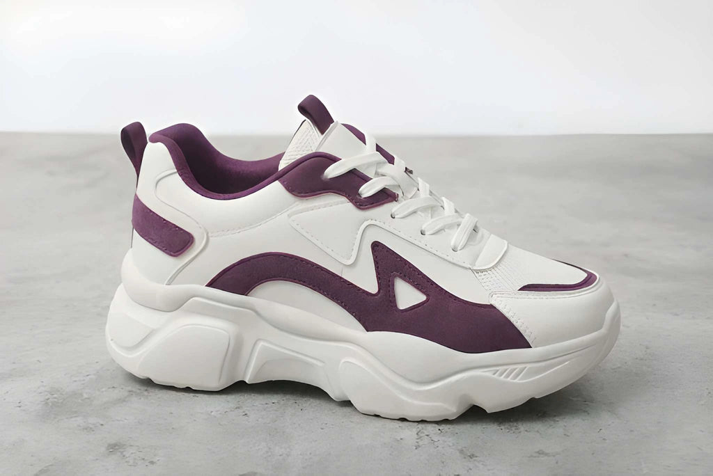 WUGO Women Casual Sneakers & Sports Shoes 6