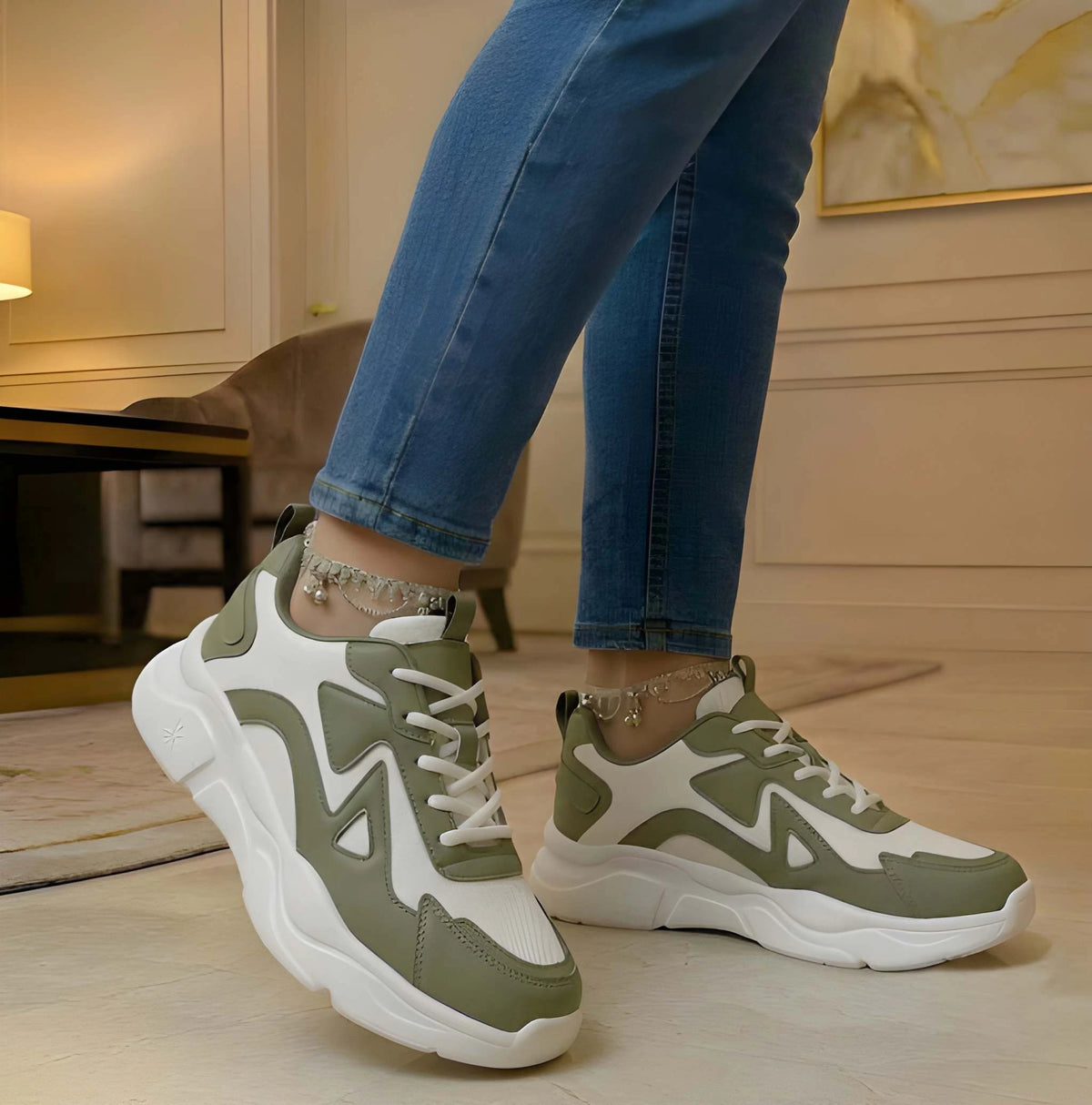 WUGO Women Casual Sneakers & Sports Shoes 1