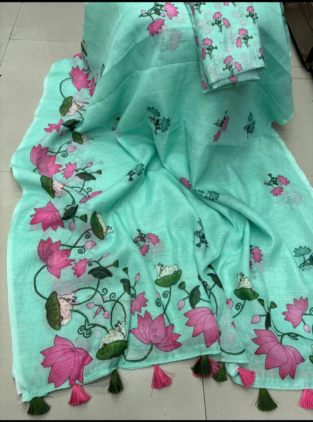 Linen Printed Saree with Blouse 8