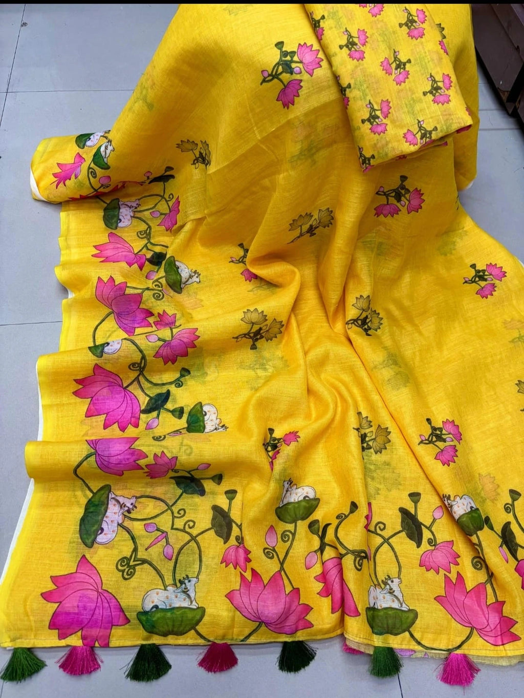 Linen Printed Saree with Blouse 5