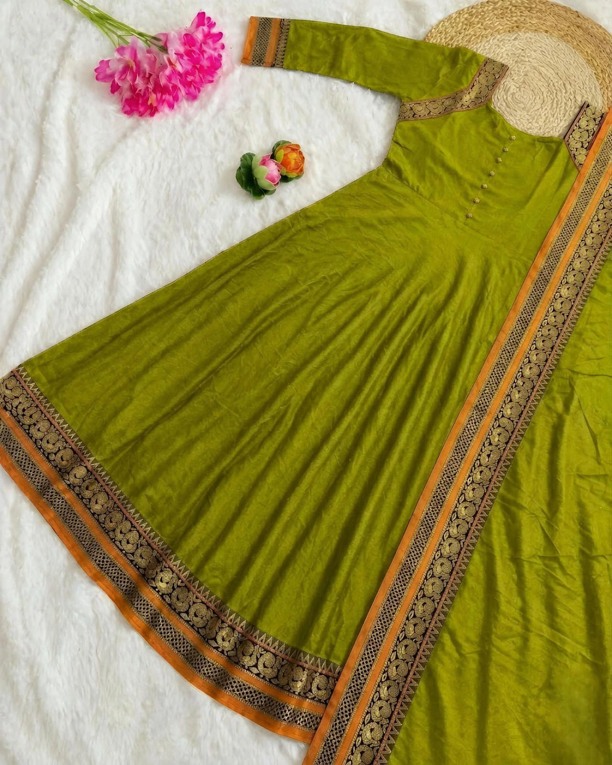 🍁🌸Traditional Temple Border Meera Anarkali Gown With Dupatta🌸🍁 8