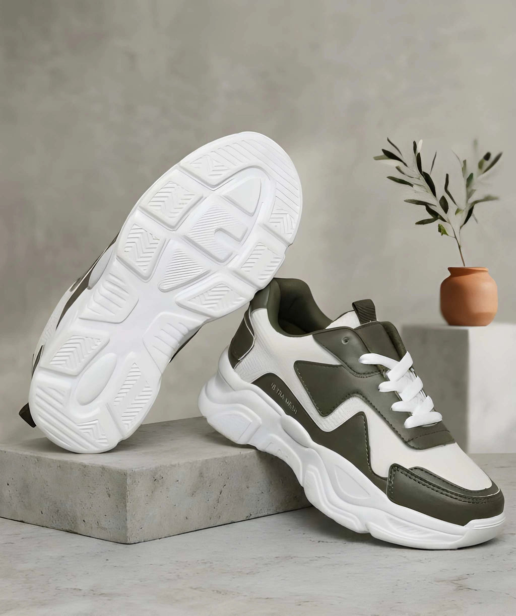 WUGO Women Casual Sneakers & Sports Shoes 2