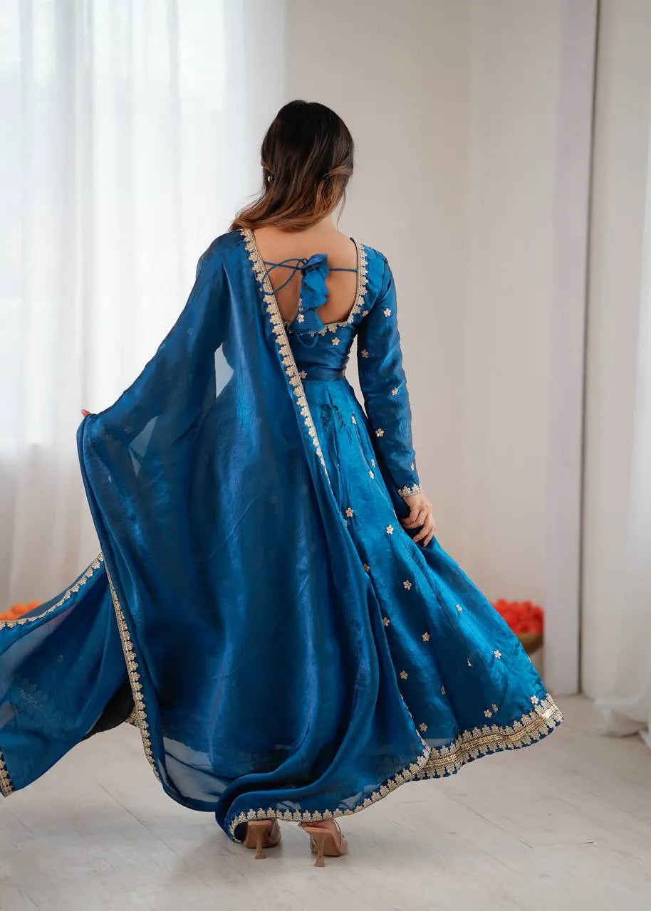 Fandy Silk Gown With Dupatta 3
