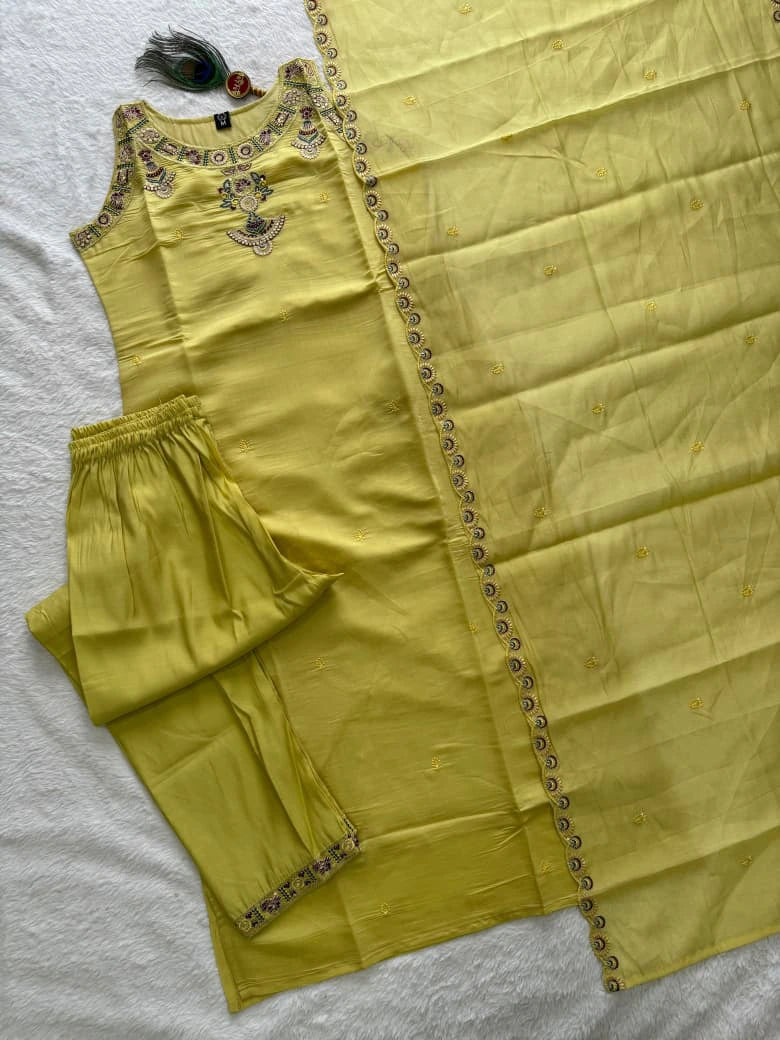 Roman Silk Kurta Set with Dupatta 3