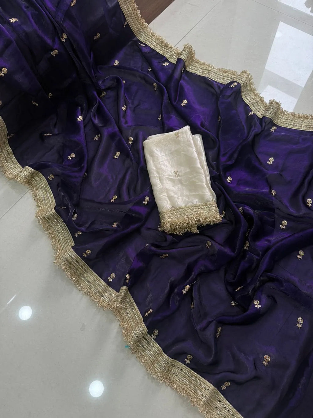 🤩💗Insta Viral Space Silk Saree Multi Sequence Full Worked With Contrast Blouse💗🤩 6