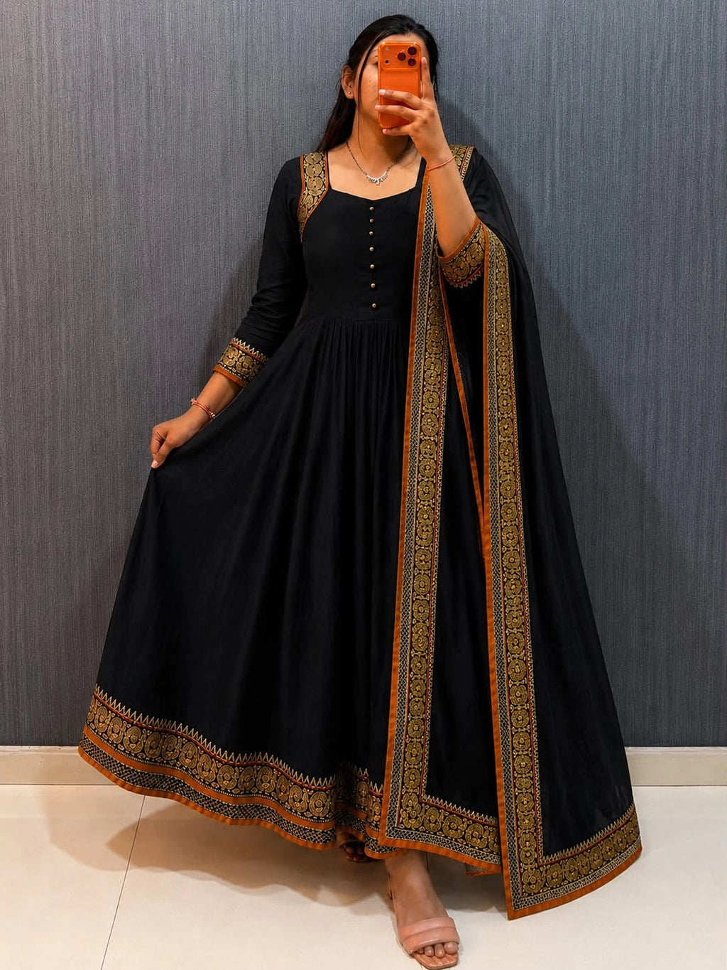 🍁🌸Traditional Temple Border Meera Anarkali Gown With Dupatta🌸🍁 4